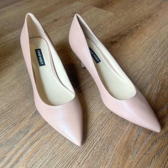 Nine West Shoes - Nine West ‘Arlene’ heels in blush leather, size 6.5